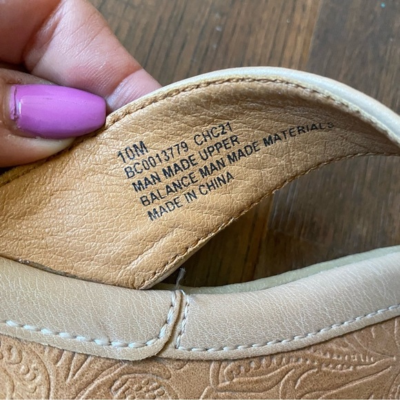 Born b.o.c. Women's Tan Zita Leather Slip On Flip Flops Sandals SZ 10 - Picture 8 of 9